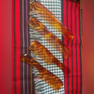 Guatemalan comb (Minerva Cebra)